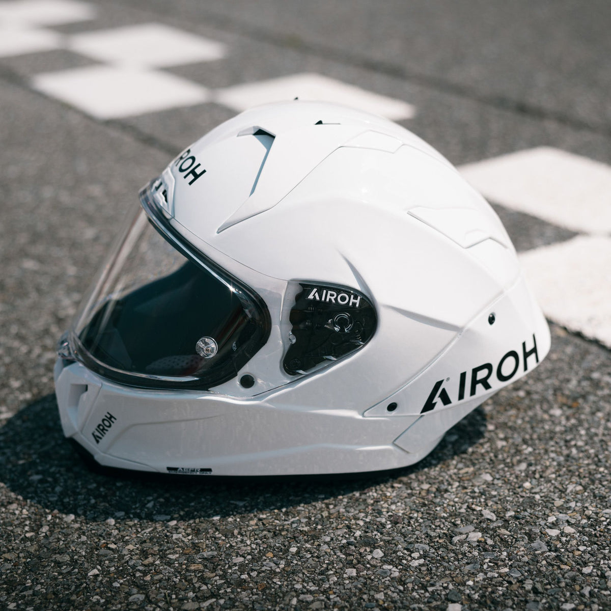 Airoh GP800 FIM Racing Approved 12K UD Motorcycle Carbon Helmet - White Gloss ECE 2206