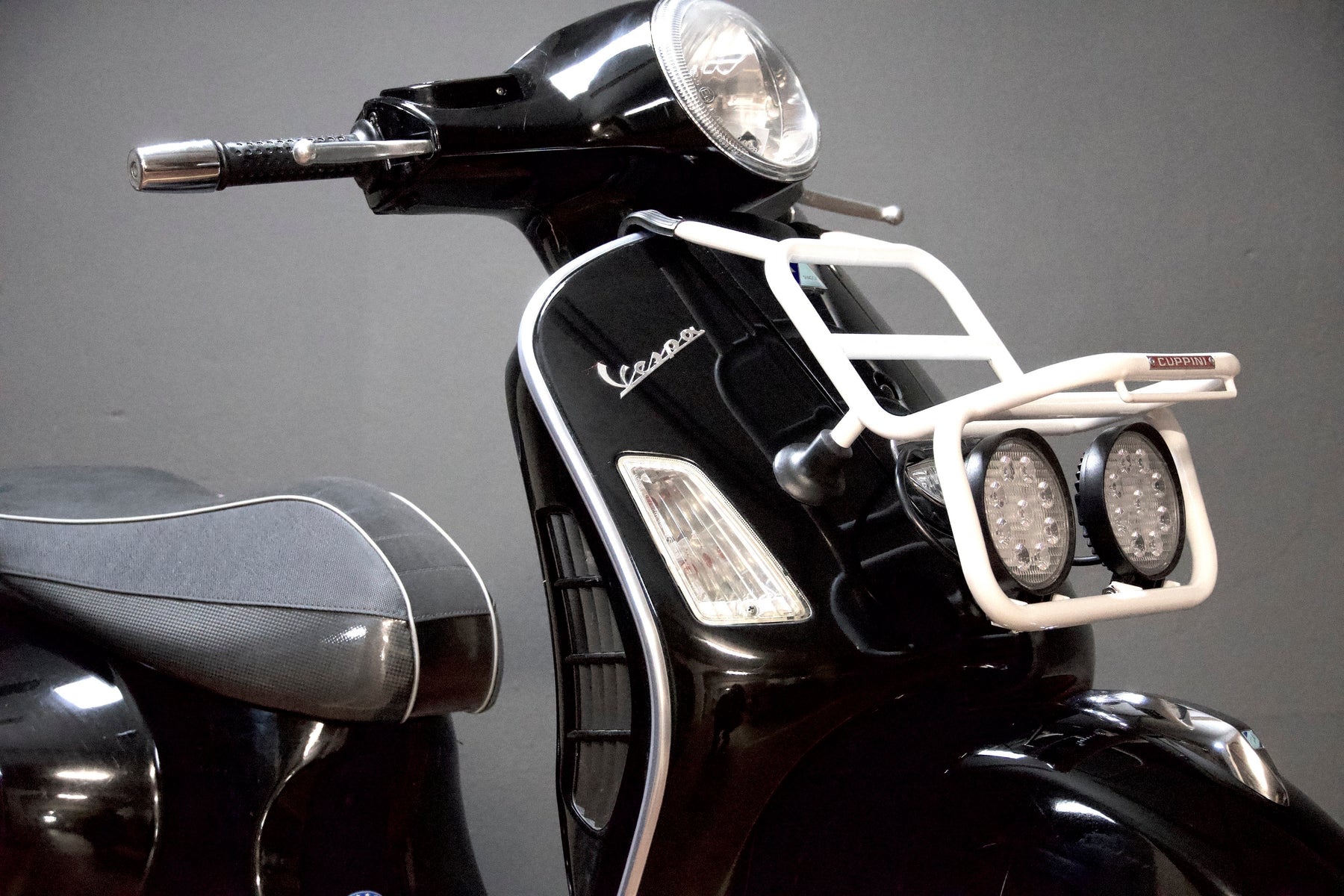 Vespa GTS GTV GTS Super 125-310cc Front Rack with LED Headlights - White