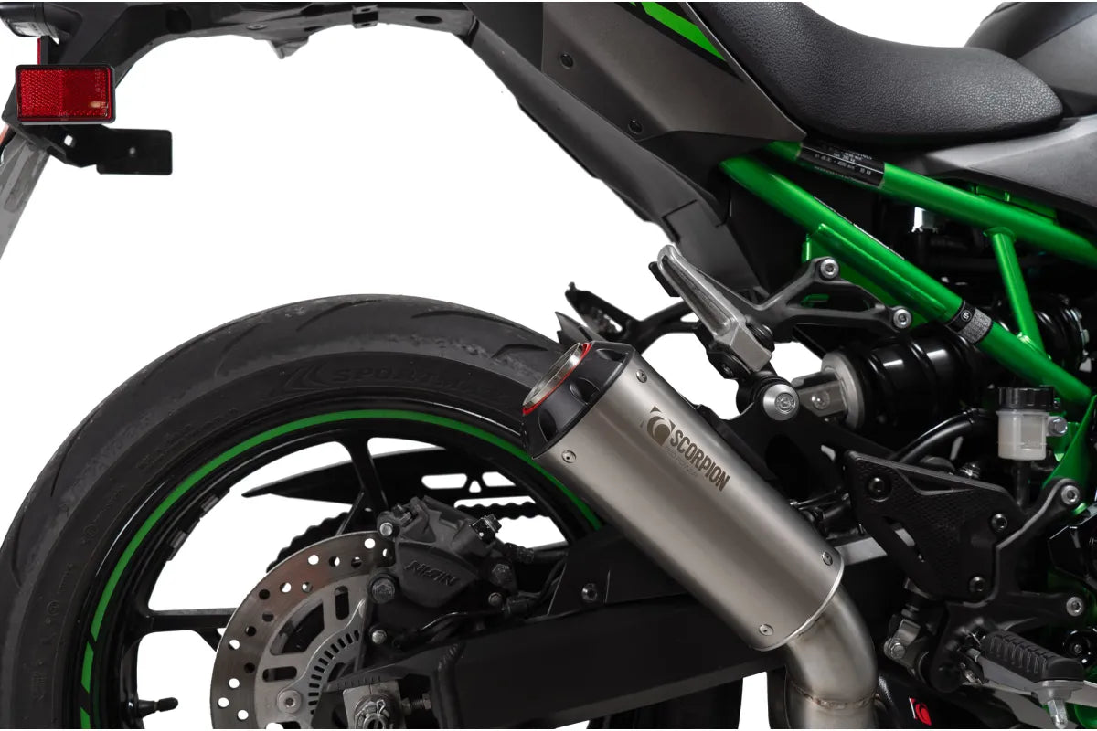 Kawasaki Z900 Euro 5+ (2025-2026) SCORPION Exhaust Red Power Slip-on – Titanium