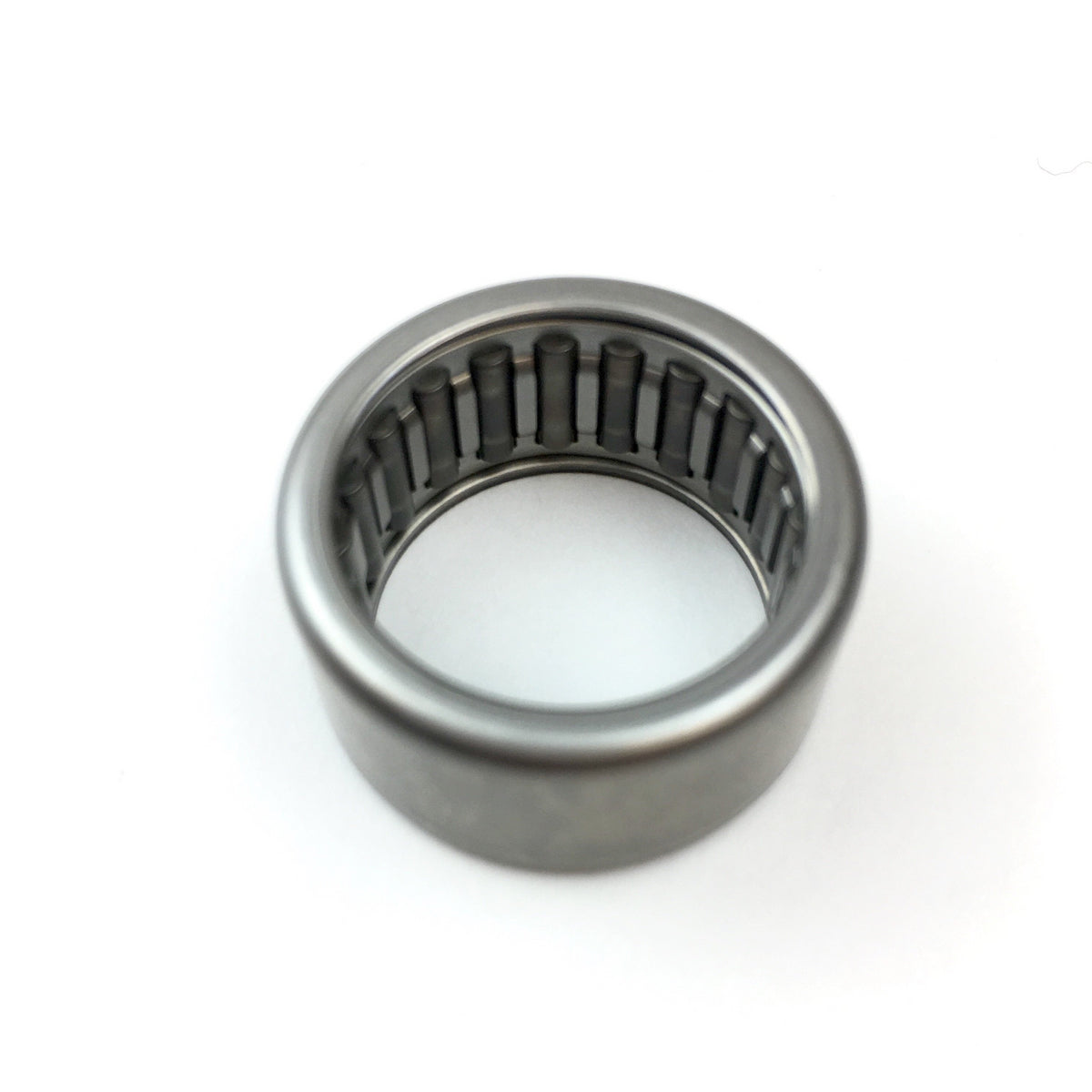 Vespa P125X,150X,P200E Front Hub Backplate Needle Roller Bearing 16mm Axle