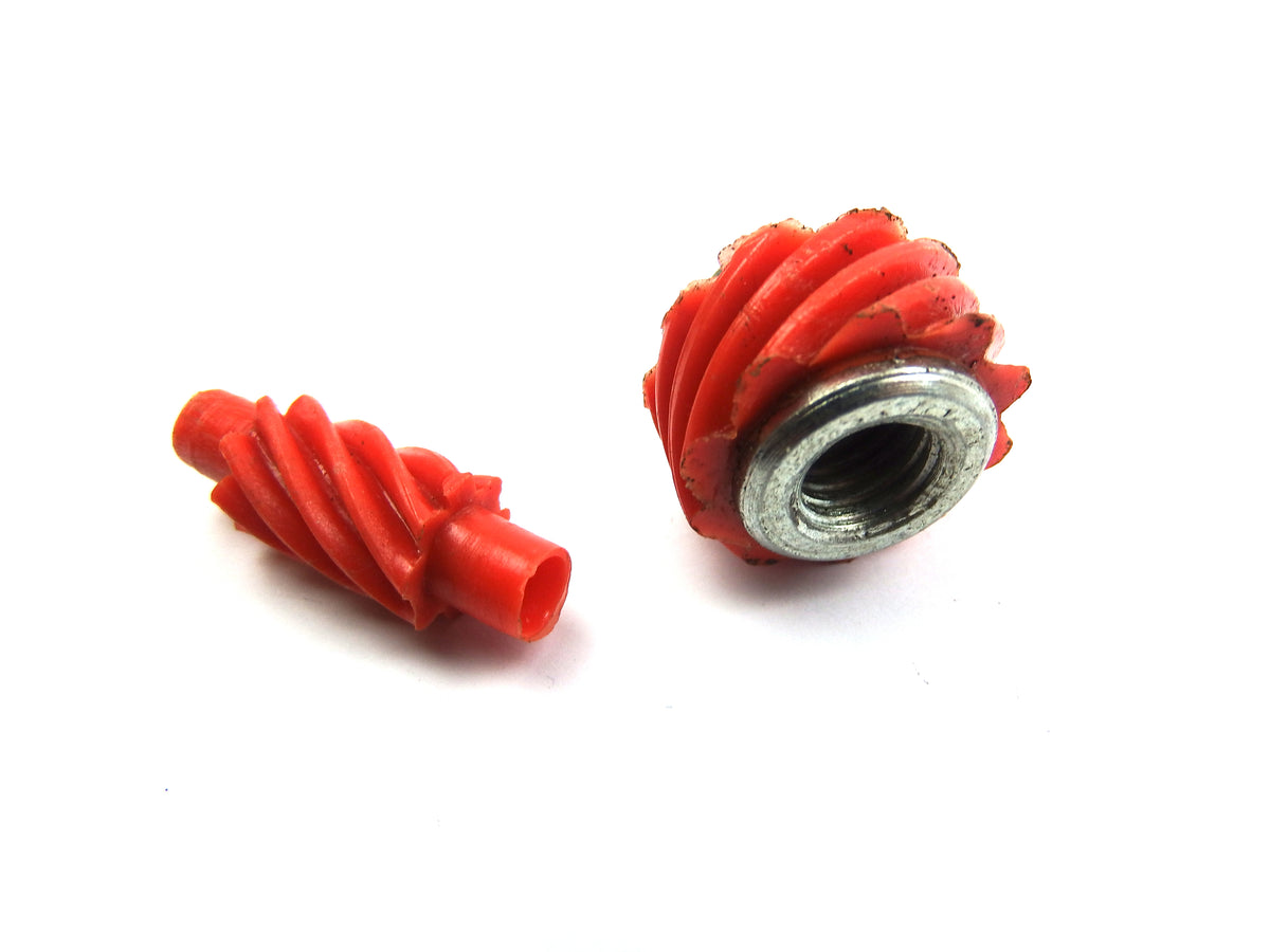 Vespa V50 V90 V100 PK50 Primavera Speedometer Drive Nut and Drive 8T