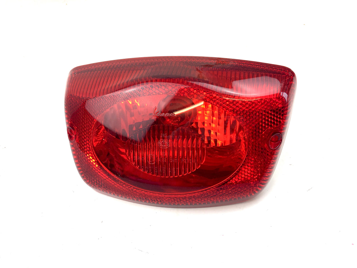 Vespa LX, LXV, SS Rear Light Unit - No Chrome Surround