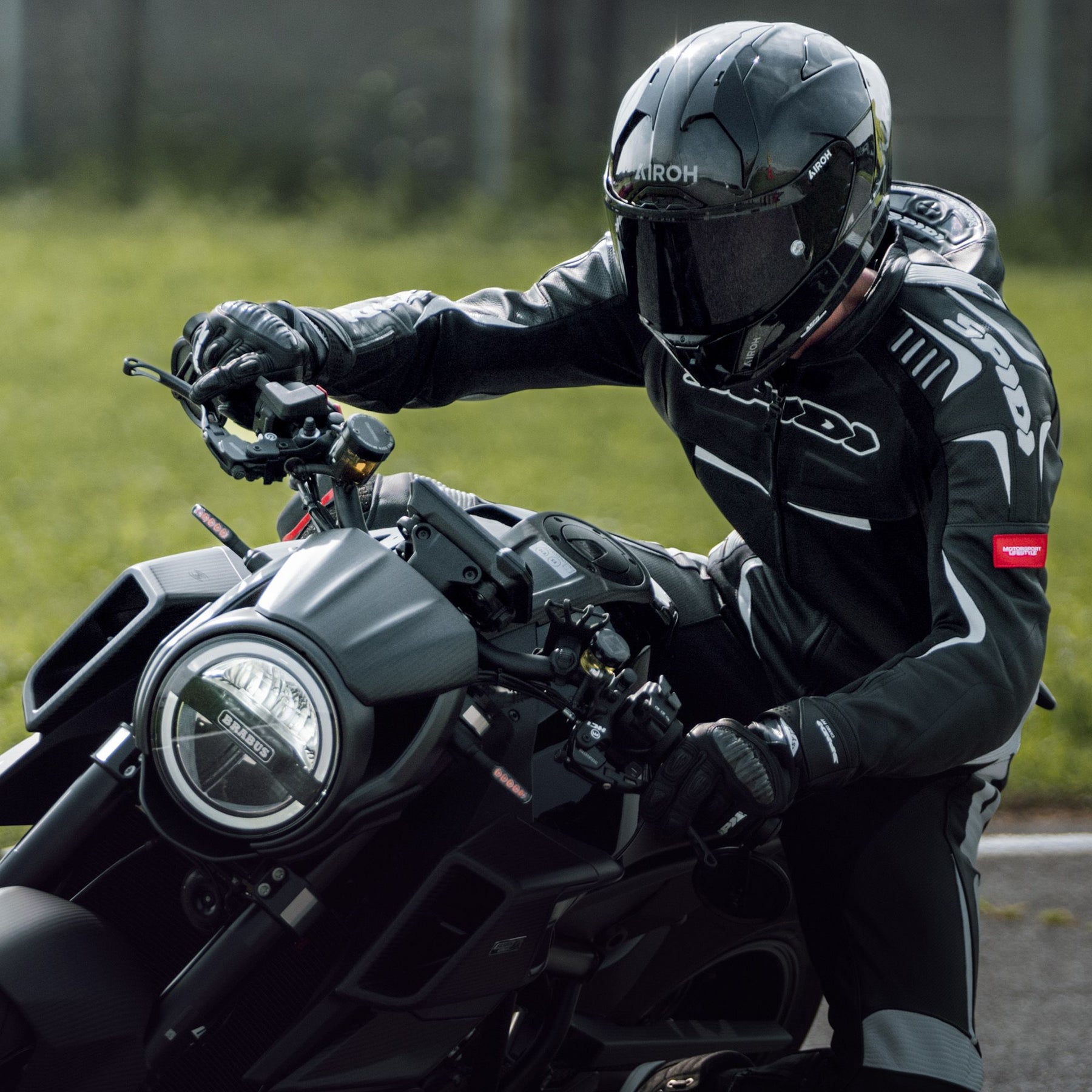 Airoh GP800 Motocycle Helmet - Black Matt ECE 2206