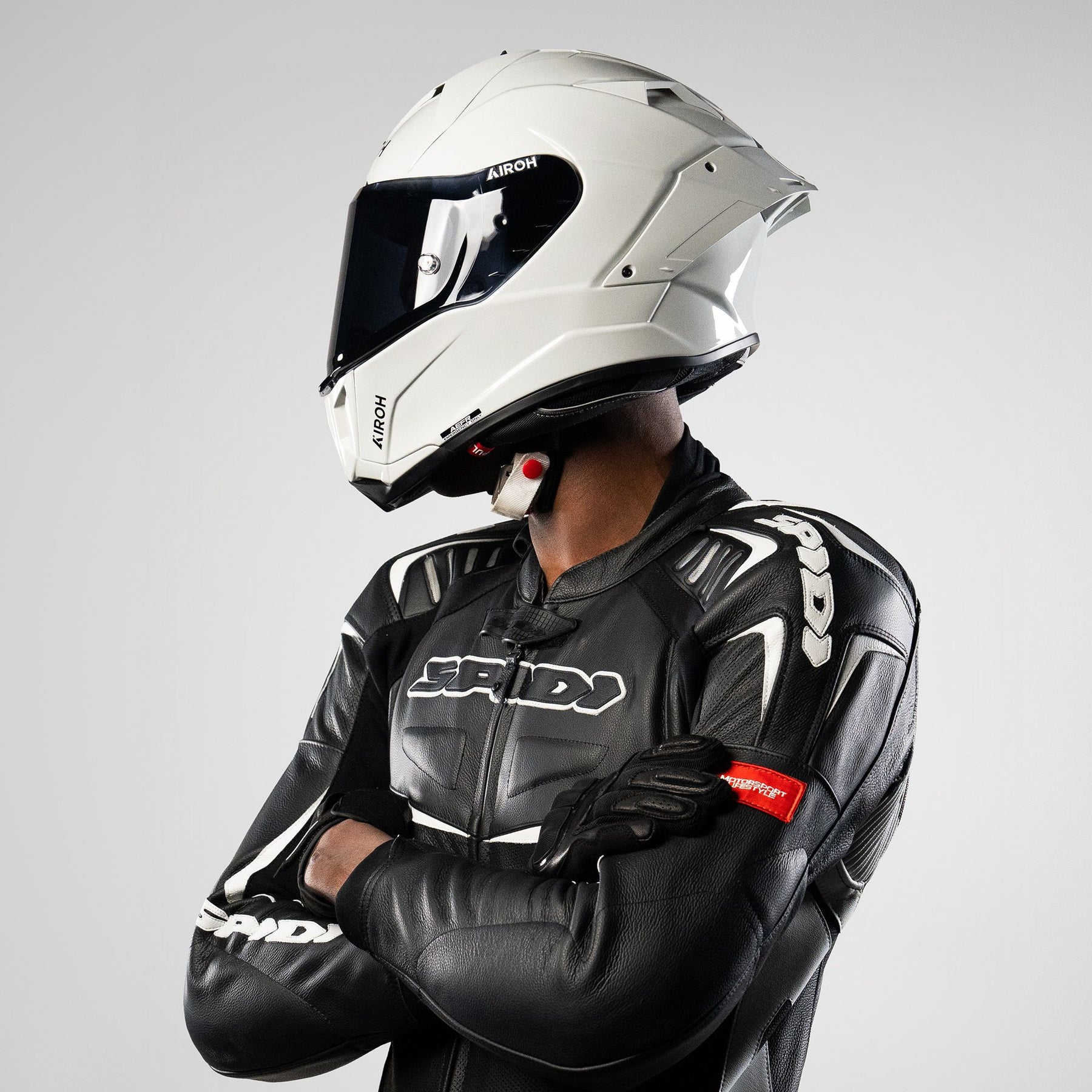 Airoh GP800 Motorcycle Helmet - Gloss White ECE 2206