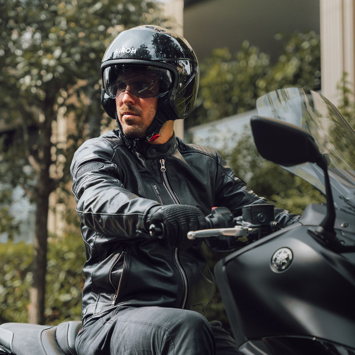 Airoh J110 Motorcycle Helmet - Black Glitter ECE 2206