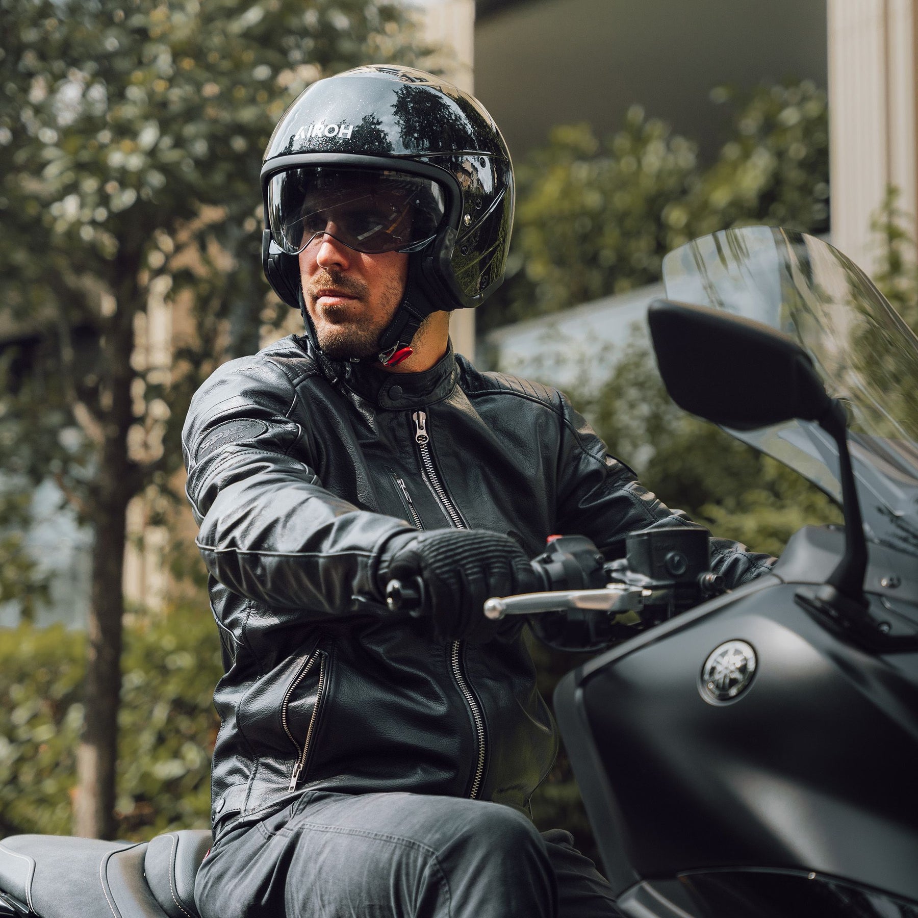 Airoh J110 Motorcycle Helmet - Black Glitter ECE 2206