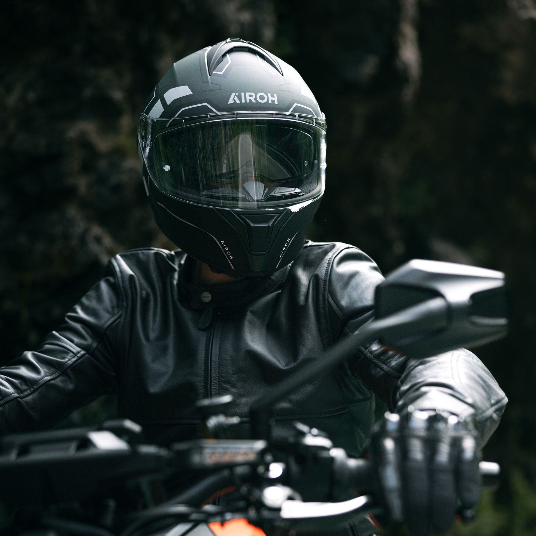 Airoh Spark 2 Motorcycle Helmet - Dart Military Green ECE 2206